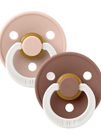 BIBS Colour Glow sut i farverne Blush og Woodchuck i str. 2 med rund latexnipple set forfra