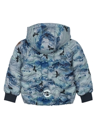 Mikk-Line vinterjakke Blue Nights set bagfra – flot print i blå nuancer og reflekser