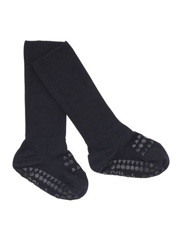 GoBabyGo skridsikre strømper i farven dark blue set fra siden