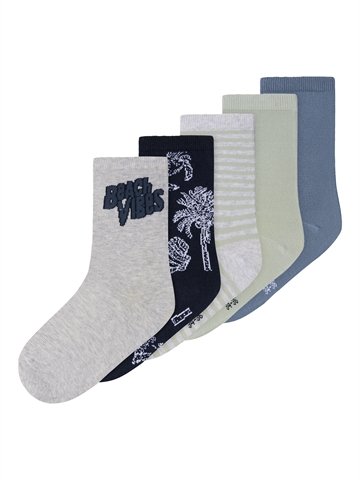 Name It 5-pak strømper med beach vibes og palmer – blå, grå og grønne nuancer