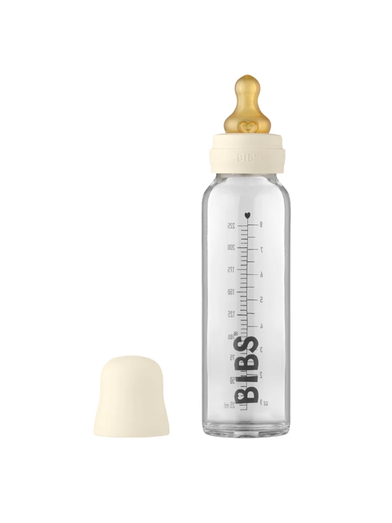 BIBS sutteflaske 225 ml i glas med naturgummi-sut set forfra