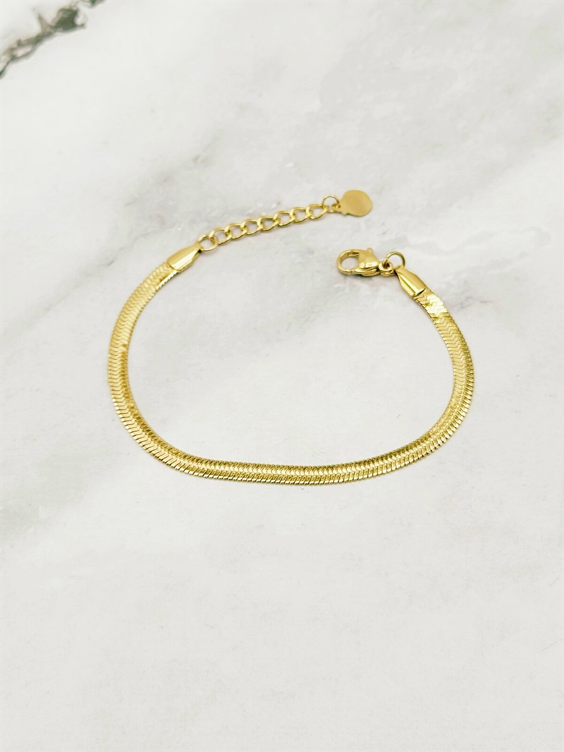 Emily armbånd i guld med snake chain design set forfra