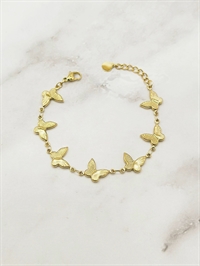 Emily armbånd i guld med sommerfugle set forfra