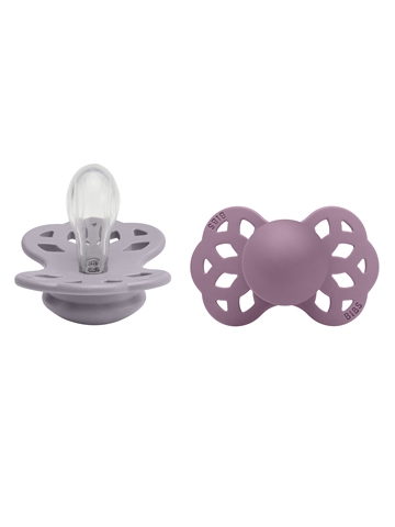 BIBS Infinity sut i Fossil Grey set fra siden og BIBS Infinity sut i Mauve set forfra